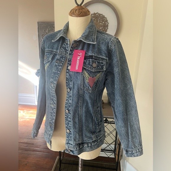 Tradition denim jean jacket super cute heart with wings size small - Picture 8 of 8